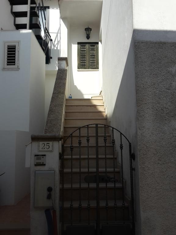 Centro Storico Di Castro Marina Apartment Стая снимка