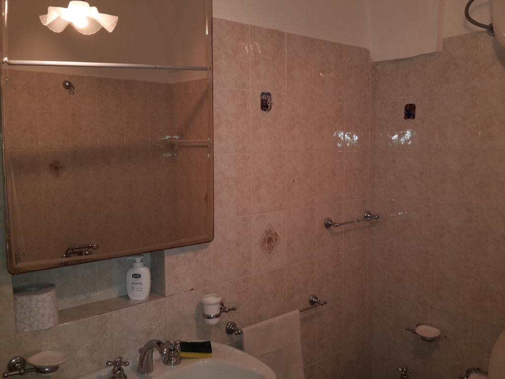 Centro Storico Di Castro Marina Apartment Стая снимка