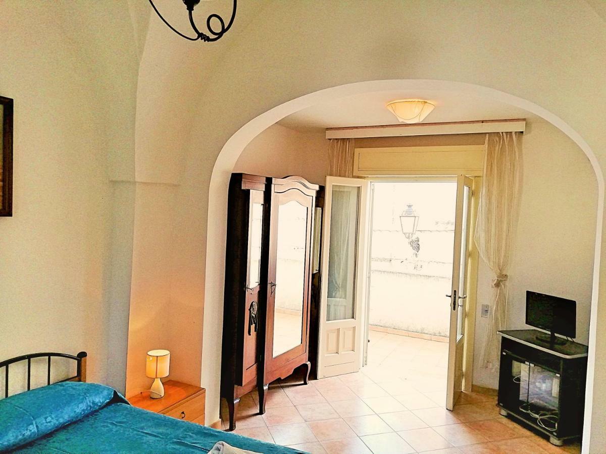 Centro Storico Di Castro Marina Apartment Екстериор снимка
